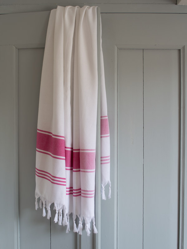 hammam towel white/fuchsia
